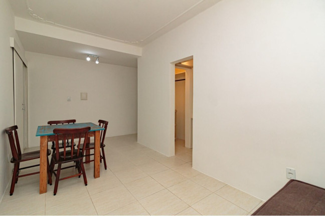 Imagem Imóvel com 1 Quarto à Venda, 28 m² em Cidade Baixa - Porto Alegre Imagem Imóvel com 1 Quarto à Venda, 28 m² em Cidade Baixa - Porto Alegre