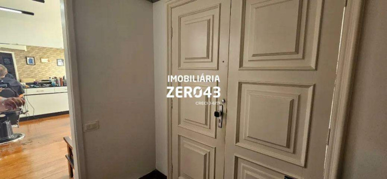 Imagem Casa com 2 Quartos à Venda, 400 m² em Centro - Londrina Imagem Casa com 2 Quartos à Venda, 400 m² em Centro - Londrina