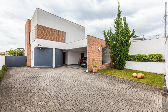 Casa com 3 Quartos à Venda, 236 m² em Santa Quitéria - Curitiba