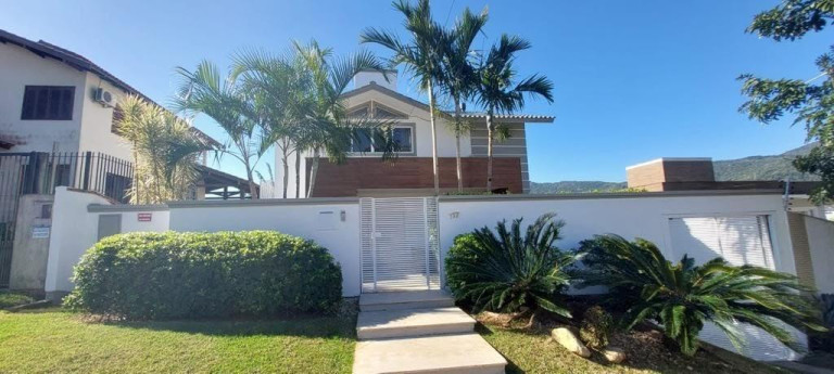 Casa com 3 Quartos à Venda, 350 m² em João Paulo - Florianópolis