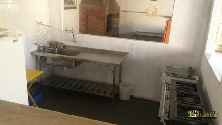 Imagem Chácara com 6 Quartos à Venda, 300 m²