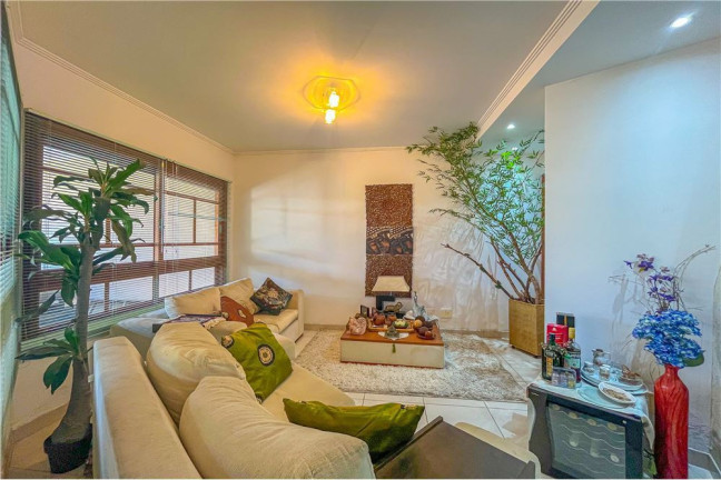 Imagem Casa com 3 Quartos à Venda, em Jardim Itu - Porto Alegre Imagem Casa com 3 Quartos à Venda, em Jardim Itu - Porto Alegre