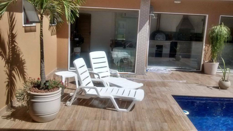 Imagem Casa com 4 Quartos à Venda, 460 m² em Itaipu - Niterói Imagem Casa com 4 Quartos à Venda, 460 m² em Itaipu - Niterói