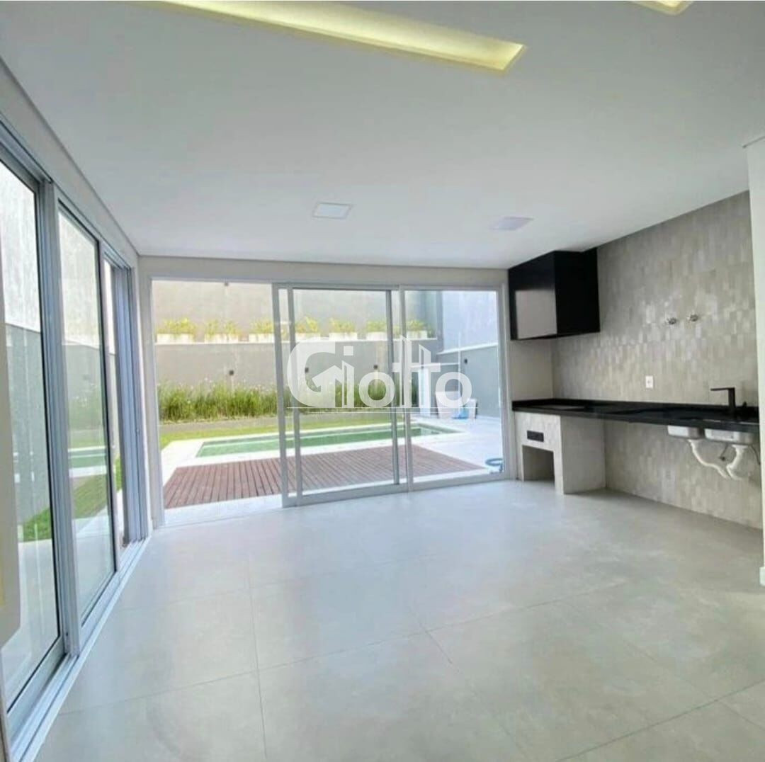 Imagem Casa de Condomínio com 3 Quartos à Venda, 221 m² em Mogi Moderno - Mogi Das Cruzes