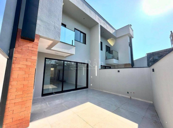 Sobrado com 3 Quartos à Venda, 142 m² em Cedro - Camboriú