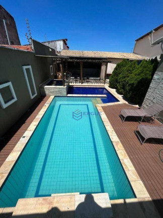 Casa com 5 Quartos à Venda, 220 m² em Parque Dois Irmãos - Fortaleza