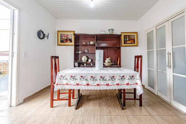 Imagem Sobrado com 5 Quartos à Venda,  em Atuba - Curitiba