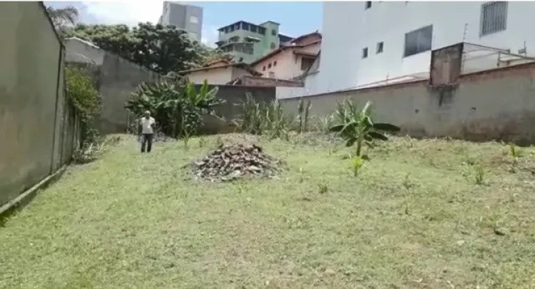 Imagem Terreno à Venda, 375 m² em R$550.000,00 // Heliópolis - Belo Horizonte Imagem Terreno à Venda, 375 m² em R$550.000,00 // Heliópolis - Belo Horizonte