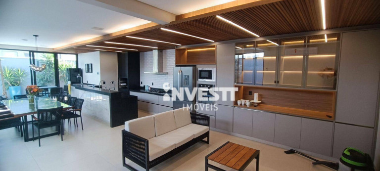 Imagem Casa com 4 Quartos à Venda, 242 m² em Portal Do Sol Green - Goiânia