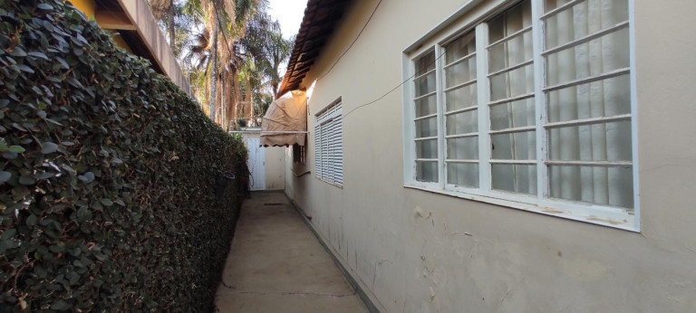 Imagem Casa com 3 Quartos à Venda, 277 m² em Centro - Birigui
