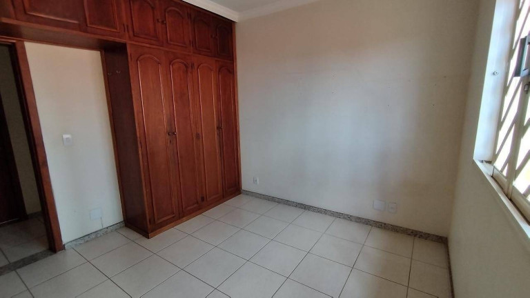 Imagem Casa com 5 Quartos à Venda, 360 m² em João Pinheiro - Belo Horizonte