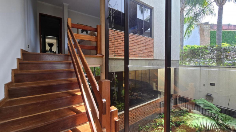 Imagem Casa com 5 Quartos à Venda, 381 m² em Parque Dos Príncipes - São Paulo Imagem Casa com 5 Quartos à Venda, 381 m² em Parque Dos Príncipes - São Paulo