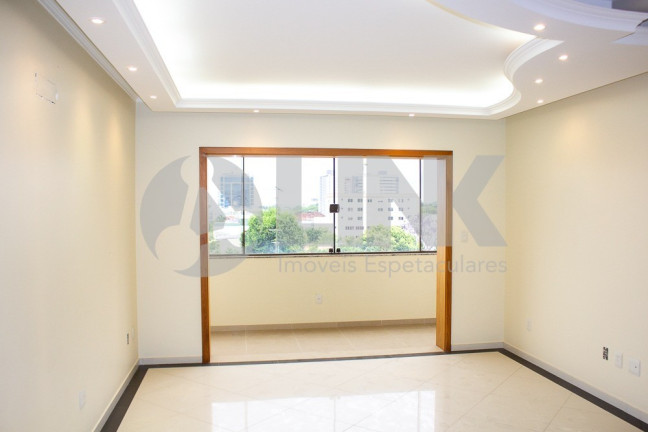 Imagem Imóvel com 3 Quartos à Venda, 251 m² em Vila Ipiranga - Porto Alegre