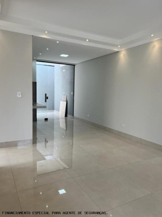 Imagem Imóvel com 3 Quartos à Venda, 81 m² em Jardim Rio De Janeiro - Sarandi