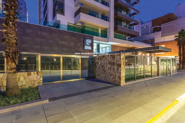 Imagem Apartamento com 3 Quartos à Venda, 139 m² em Centro - Florianópolis Imagem Apartamento com 3 Quartos à Venda, 139 m² em Centro - Florianópolis