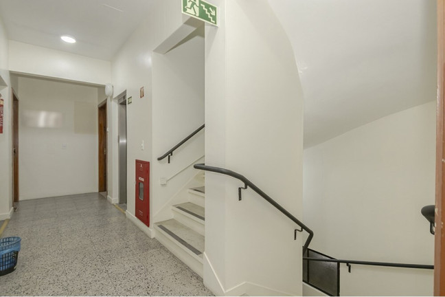 Imagem Sala Comercial à Venda, 47 m² em Centro Histórico - Porto Alegre Imagem Sala Comercial à Venda, 47 m² em Centro Histórico - Porto Alegre
