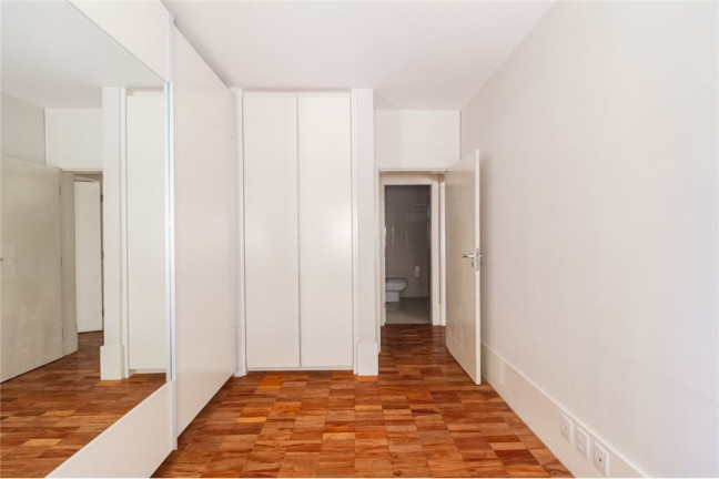 Imagem Apartamento com 2 Quartos à Venda, 129 m² em Moema - São Paulo Imagem Apartamento com 2 Quartos à Venda, 129 m² em Moema - São Paulo