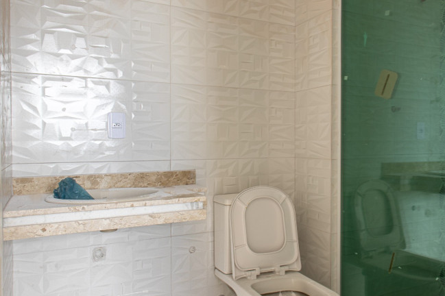 Imagem Casa com 3 Quartos à Venda, em Campo Grande - Rio De Janeiro Imagem Casa com 3 Quartos à Venda, em Campo Grande - Rio De Janeiro