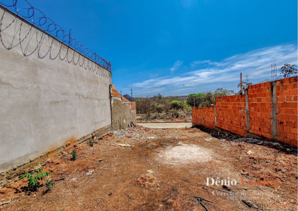 Imagem Terreno à Venda, 176 m² em Vila Nova - Montes Claros