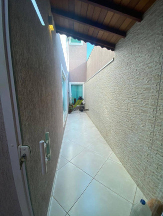 Imagem Casa com 3 Quartos à Venda, 210 m²