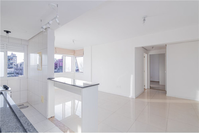 Imagem Imóvel com 2 Quartos à Venda, em Rio Branco - Porto Alegre Imagem Imóvel com 2 Quartos à Venda, em Rio Branco - Porto Alegre