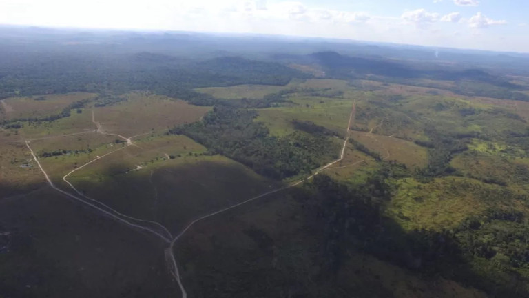 Fazenda à Venda, 1.694 m² em Zona Rural - Nova Bandeirantes