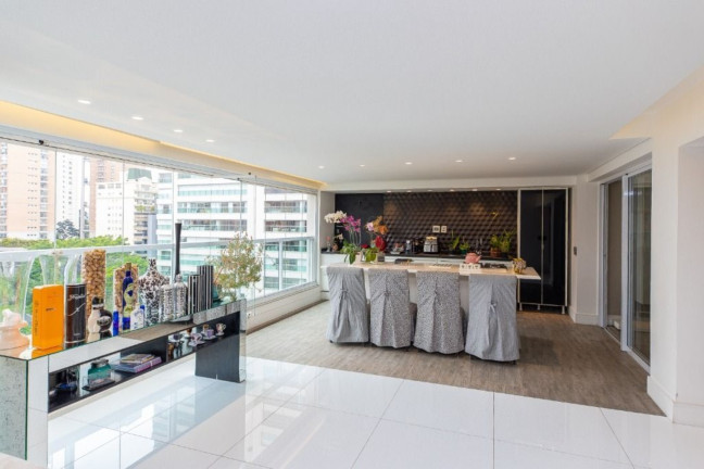 Imagem Imóvel com 4 Quartos à Venda, 335 m² em Moema - São Paulo Imagem Imóvel com 4 Quartos à Venda, 335 m² em Moema - São Paulo