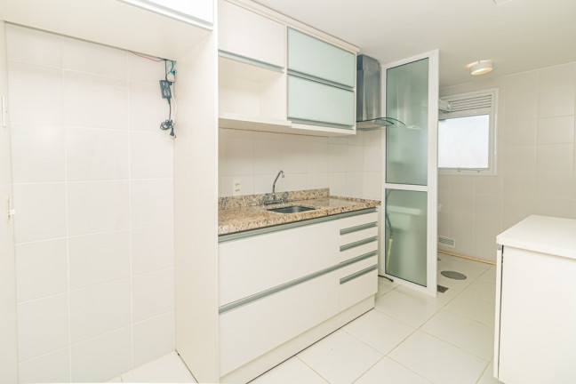 Imagem Imóvel com 3 Quartos à Venda,  em Passo Da Areia - Porto Alegre