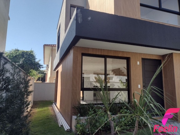 Imagem Casa com 3 Quartos à Venda, 123 m² em Campeche - Florianópolis Imagem Casa com 3 Quartos à Venda, 123 m² em Campeche - Florianópolis