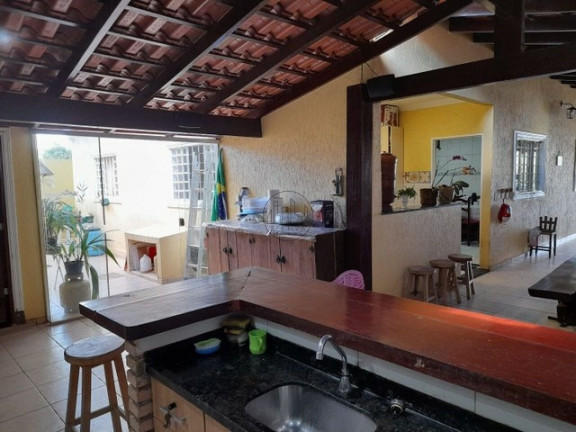 Imagem Casa com 3 Quartos à Venda, 300 m² em Riacho Fundo I - Brasília