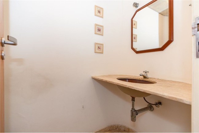 Imagem Imóvel com 4 Quartos à Venda, em Paraisópolis - São Paulo Imagem Imóvel com 4 Quartos à Venda, em Paraisópolis - São Paulo