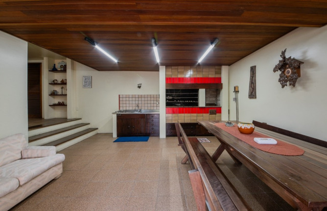 Imagem Casa com 4 Quartos à Venda, 352 m² em Petrópolis - Porto Alegre Imagem Casa com 4 Quartos à Venda, 352 m² em Petrópolis - Porto Alegre