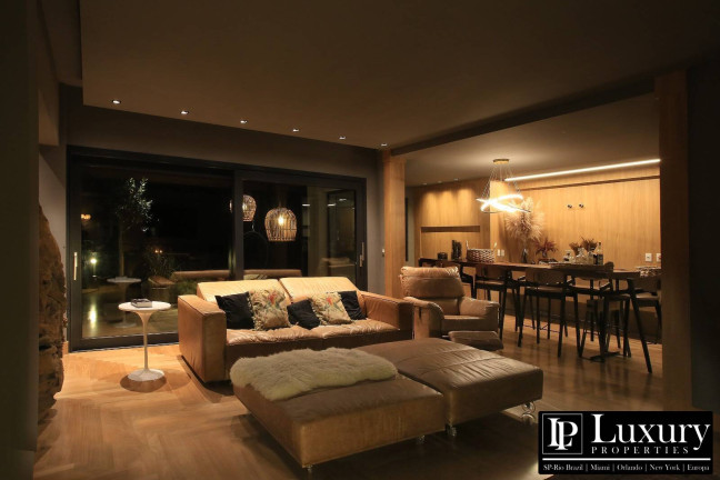 Imagem Apartamento com 3 Quartos à Venda, 319 m² em Planalto - Gramado