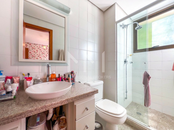 Imagem Apartamento com 3 Quartos à Venda, 168 m² em Rio Branco - Porto Alegre