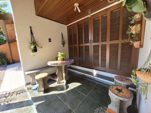 Imagem Sobrado com 3 Quartos à Venda, 292 m² em Centro - Penha Imagem Sobrado com 3 Quartos à Venda, 292 m² em Centro - Penha
