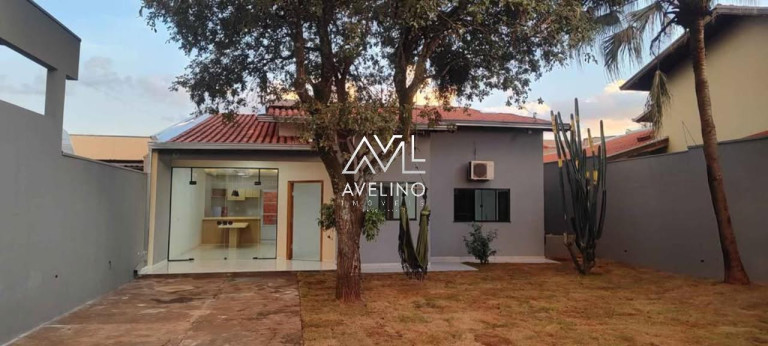 Casa com 3 Quartos à Venda, 142 m² em Jardim Guanabara - Dourados