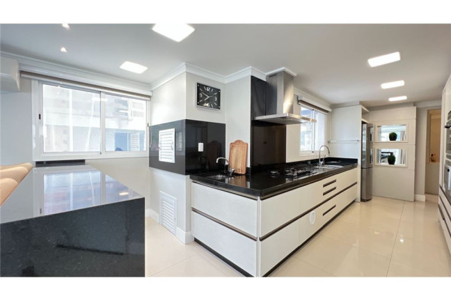 Imagem Apartamento com 4 Quartos à Venda, 180 m² em Praia Brava De Itajaí - Itajaí