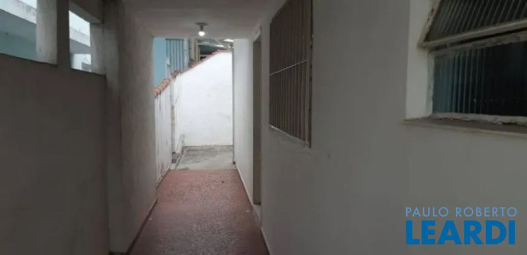 Imagem Casa com 1 Quarto à Venda, 147 m² em Santa Maria - Santo André