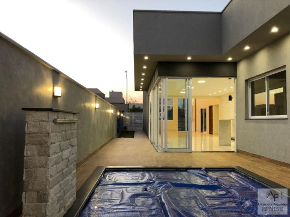 Imagem Casa com 4 Quartos à Venda, 212 m² em Residencial Goiânia Golfe Clube - Goiânia Imagem Casa com 4 Quartos à Venda, 212 m² em Residencial Goiânia Golfe Clube - Goiânia