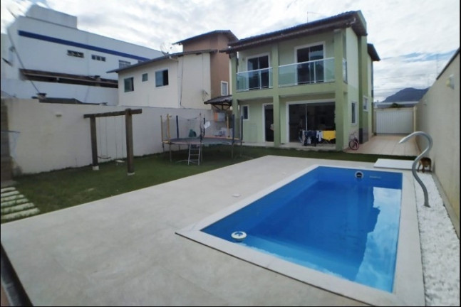 Casa com 4 Quartos à Venda, 340 m²