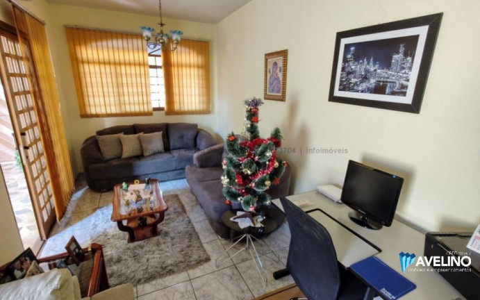 Imagem Casa com 3 Quartos à Venda, 180 m² em Núcleo Habitacional Buriti - Campo Grande Imagem Casa com 3 Quartos à Venda, 180 m² em Núcleo Habitacional Buriti - Campo Grande