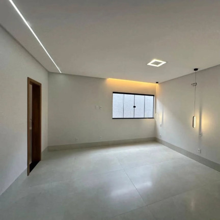 Imagem Casa com 4 Quartos à Venda, 290 m² em Jardim Vila Boa - Goiania