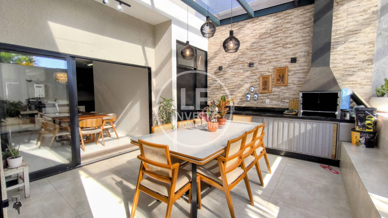 Imagem Casa com 3 Quartos à Venda, 300 m² em Residencial Brisas Da Mata - Goiânia Imagem Casa com 3 Quartos à Venda, 300 m² em Residencial Brisas Da Mata - Goiânia