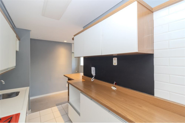 Imagem Apartamento com 3 Quartos à Venda, 70 m² em Humaitá - Porto Alegre Imagem Apartamento com 3 Quartos à Venda, 70 m² em Humaitá - Porto Alegre