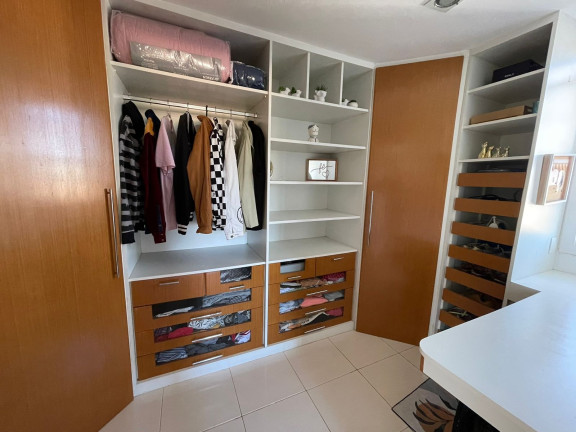 Imagem Casa com 5 Quartos à Venda, 331 m² em Buraquinho - Lauro De Freitas Imagem Casa com 5 Quartos à Venda, 331 m² em Buraquinho - Lauro De Freitas