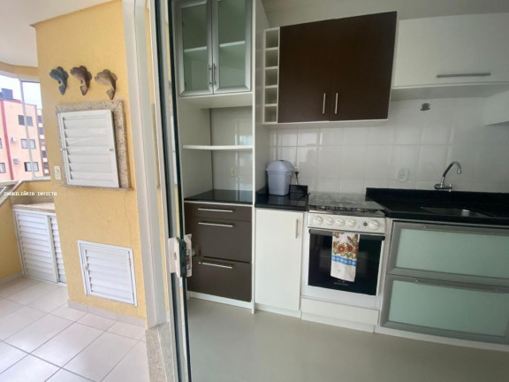 Imagem Apartamento com 3 Quartos para Alugar, 138 m² em Meia Praia