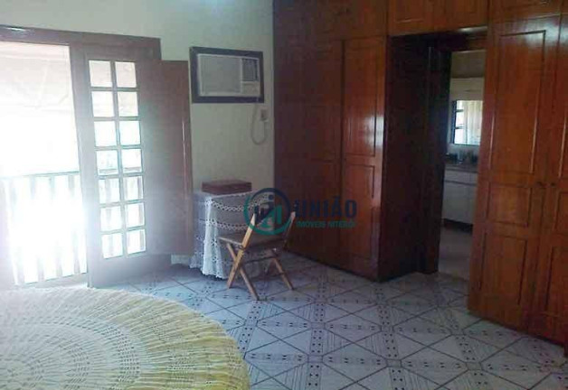 Imagem Casa com 6 Quartos à Venda, 380 m² em Piratininga - Niterói Imagem Casa com 6 Quartos à Venda, 380 m² em Piratininga - Niterói