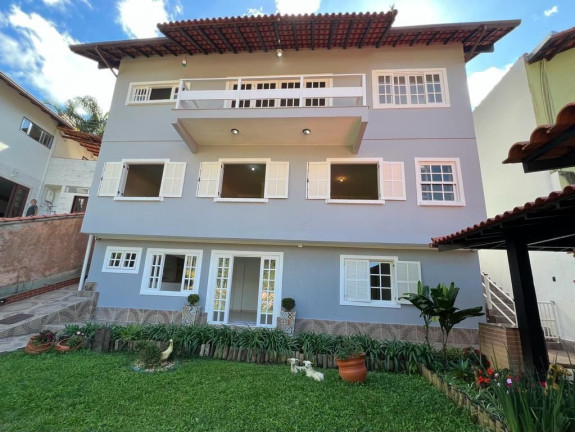 Imagem Casa com 5 Quartos à Venda, 400 m² em Golfe - Teresópolis Imagem Casa com 5 Quartos à Venda, 400 m² em Golfe - Teresópolis