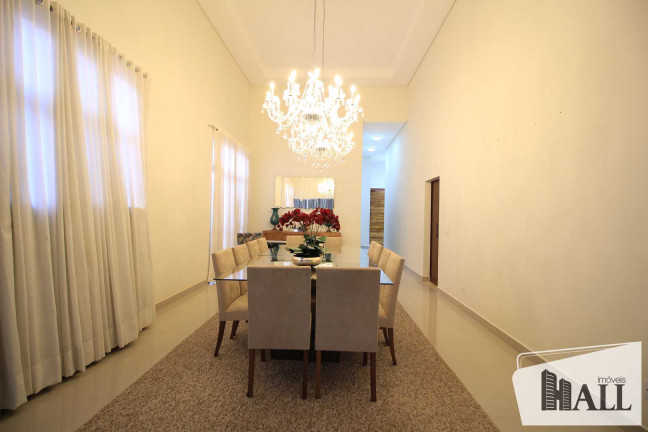 Imagem Casa com 3 Quartos à Venda, 230 m² em Centro - Bady Bassitt Imagem Casa com 3 Quartos à Venda, 230 m² em Centro - Bady Bassitt