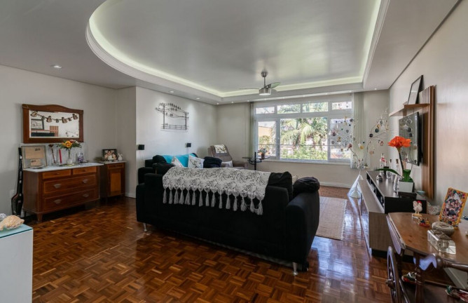 Imagem Imóvel com 3 Quartos à Venda, 204 m² em Rio Branco - Porto Alegre Imagem Imóvel com 3 Quartos à Venda, 204 m² em Rio Branco - Porto Alegre